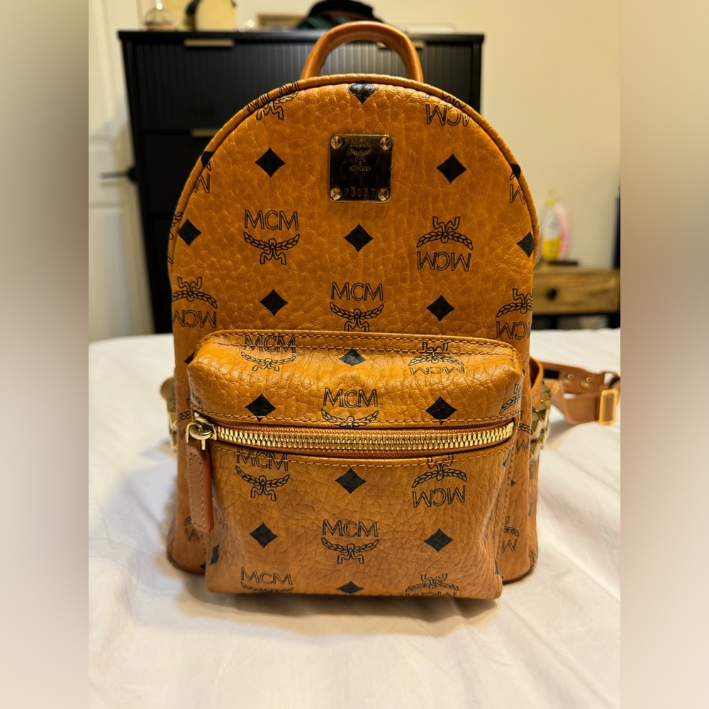 MCM STARK SIDE STUDS BACKPACK IN VISETOS